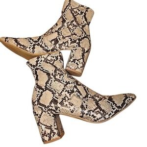 Women's 9.5 Snakeskin Print Western Booties Pointed Toe‎ Block Heel Exotic